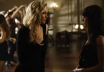 Video >> ‘Glee’s’ Lea Michele & Kate Hudson Face Off in “Swan Song”